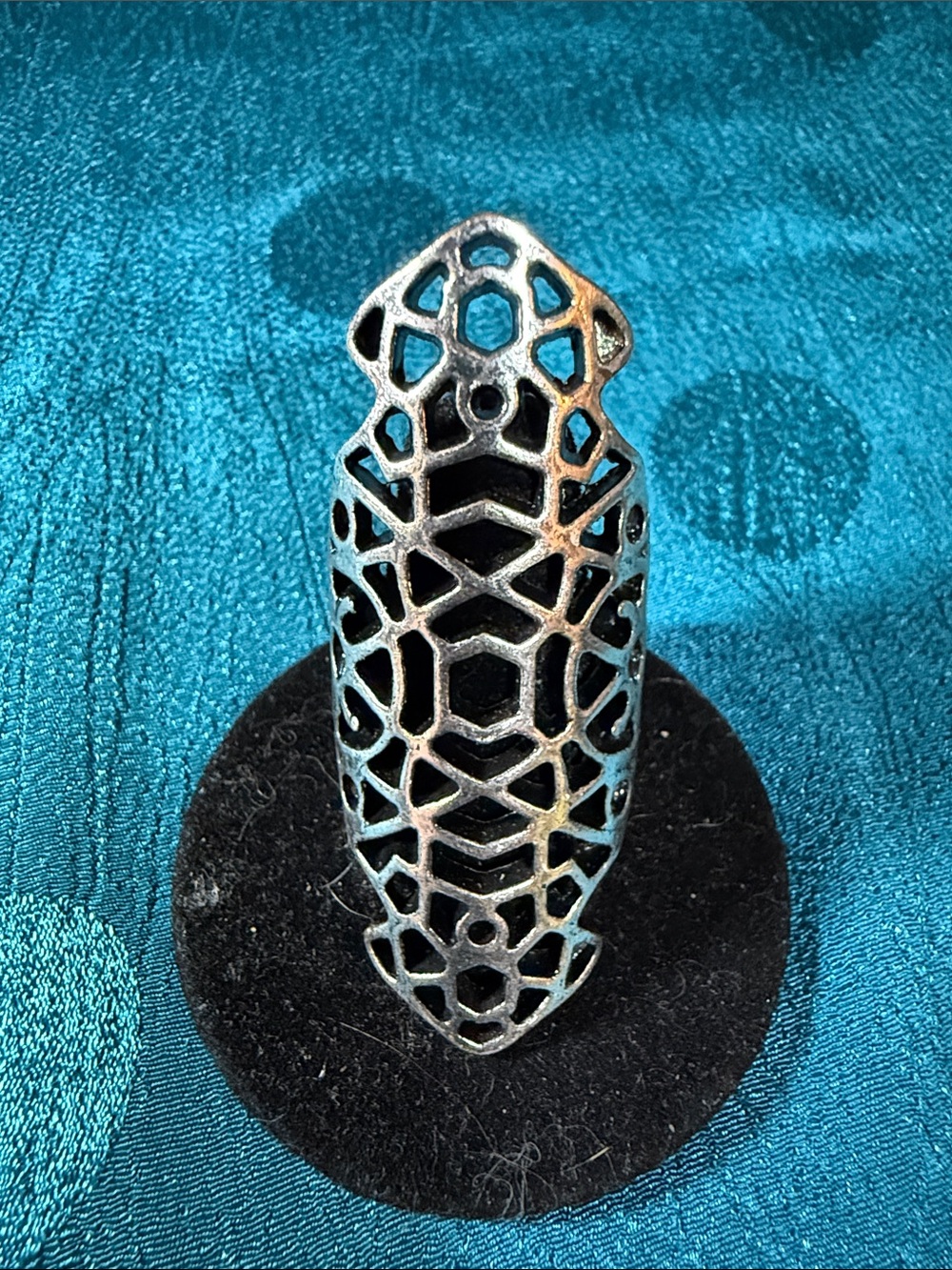 Stylish Silver-Tone Filigree Long Shield Ring - Women Jewelry